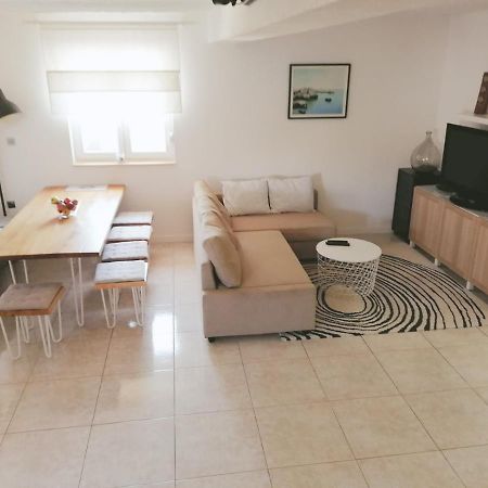 House For Rent Paola Villa Razanac Bagian luar foto