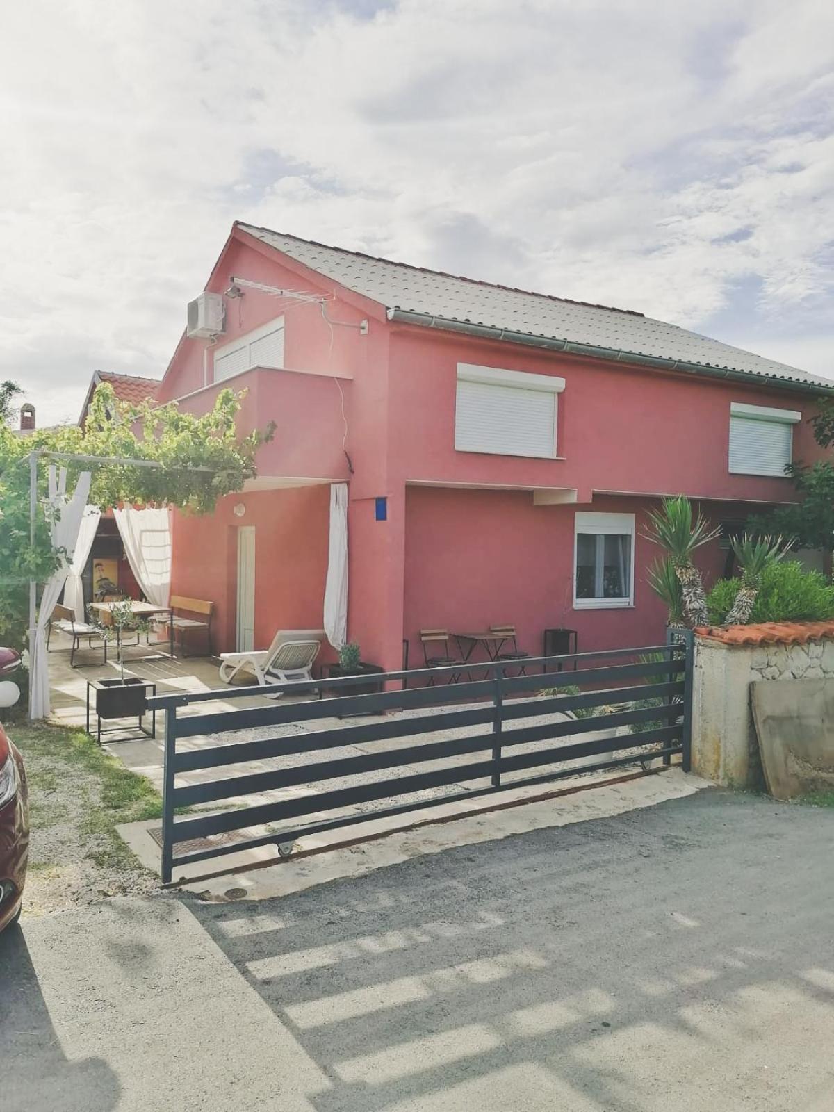House For Rent Paola Villa Razanac Bagian luar foto
