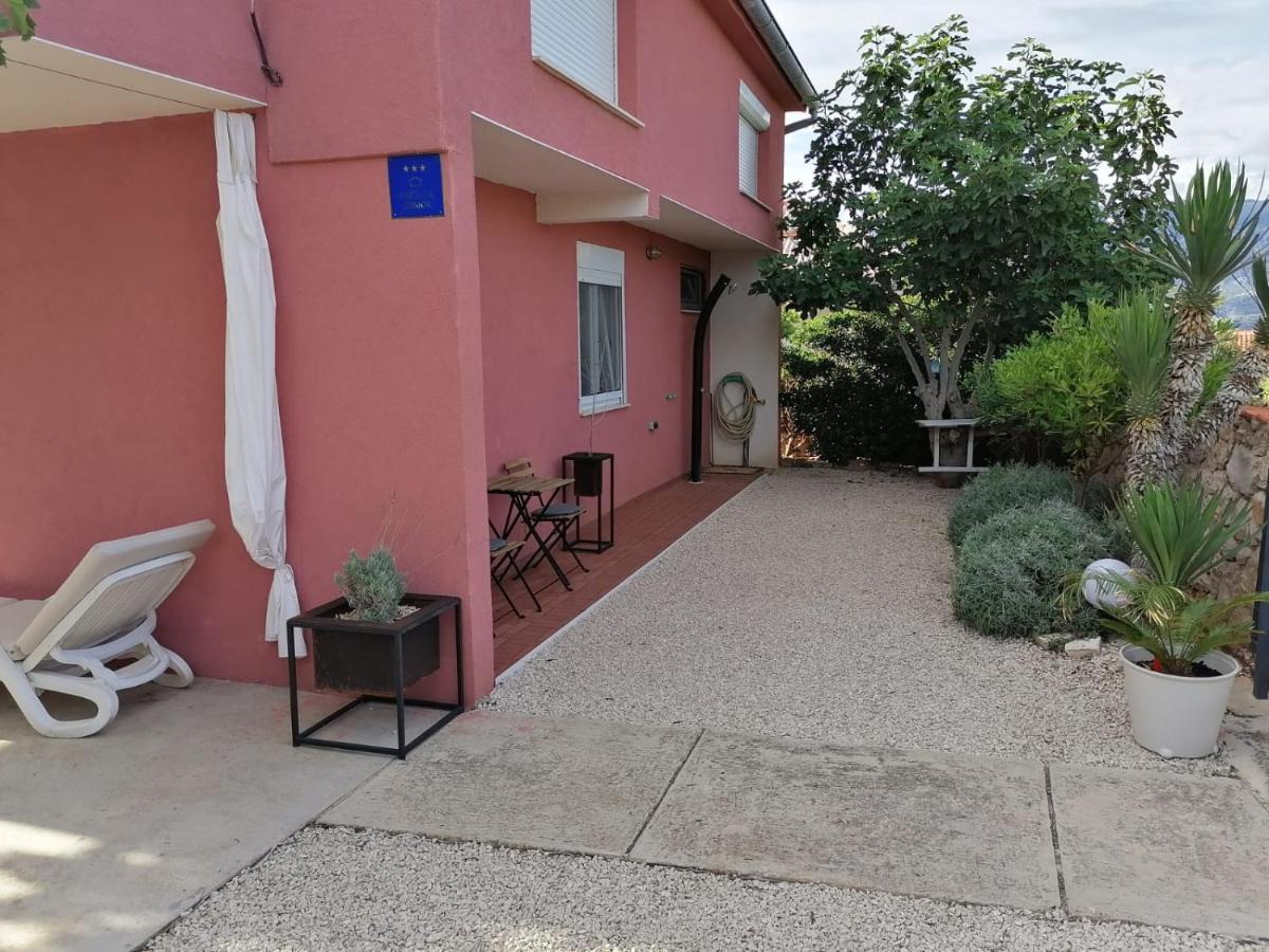 House For Rent Paola Villa Razanac Bagian luar foto