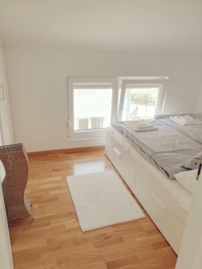 House For Rent Paola Villa Razanac Bagian luar foto
