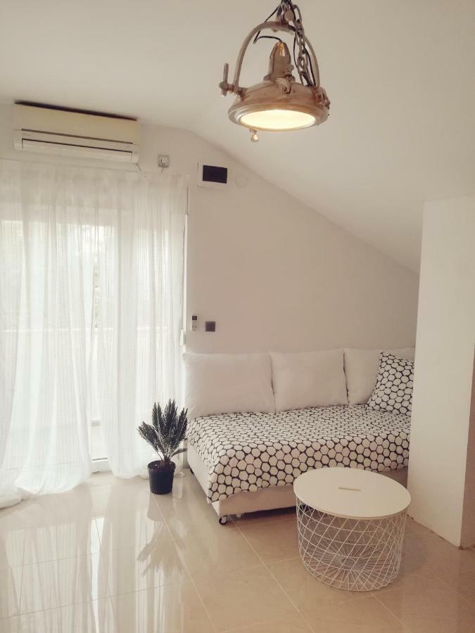 House For Rent Paola Villa Razanac Bagian luar foto