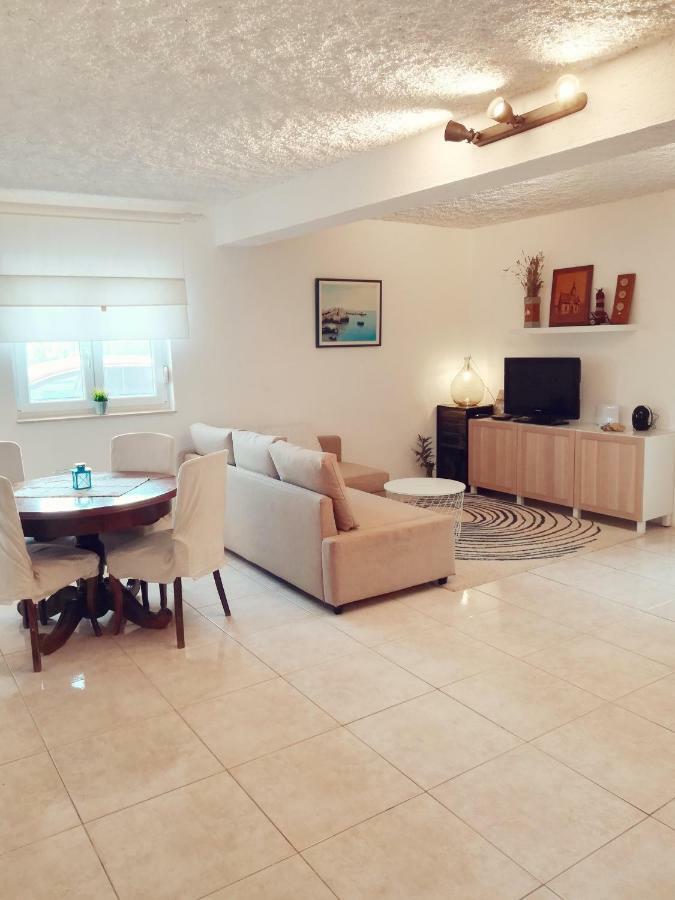 House For Rent Paola Villa Razanac Bagian luar foto