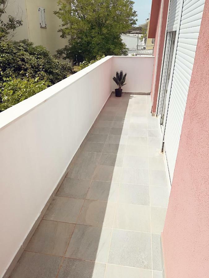 House For Rent Paola Villa Razanac Bagian luar foto